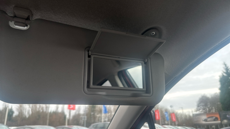 Toyota Yaris 1.5 VVT-i Design 5dr Petrol Hatchback